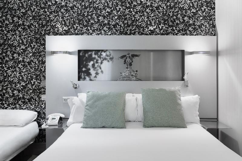 اتاق استاندارد سه نفره, Petit Palace Plaza Mayor