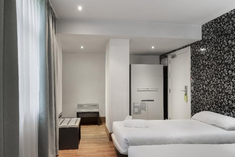 اتاق استاندارد سه نفره, Petit Palace Plaza Mayor