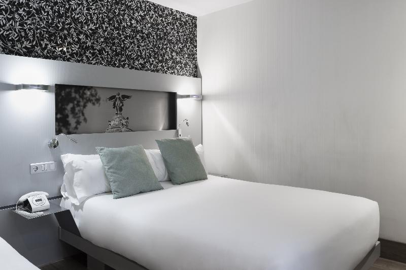 اتاق استاندارد سه نفره, Petit Palace Plaza Mayor