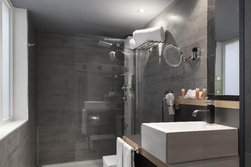 اتاق استاندارد چهار تخته, Petit Palace Plaza Mayor