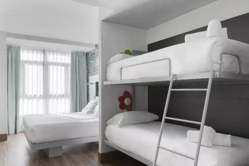 اتاق استاندارد چهار تخته, Petit Palace Plaza Mayor
