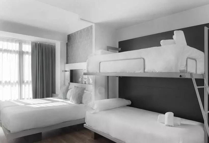 اتاق استاندارد چهار تخته, Petit Palace Plaza Mayor