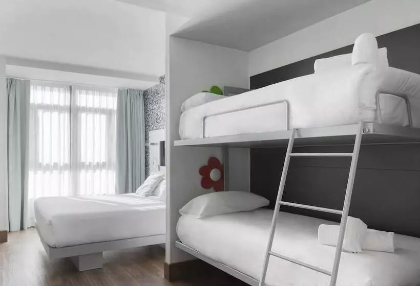 اتاق استاندارد چهار تخته, Petit Palace Plaza Mayor