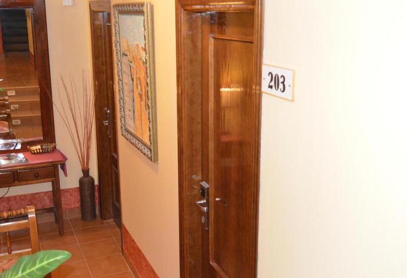 标准单人间, Plaza De Toros