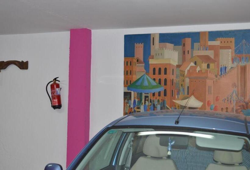 标准单人间, Plaza De Toros