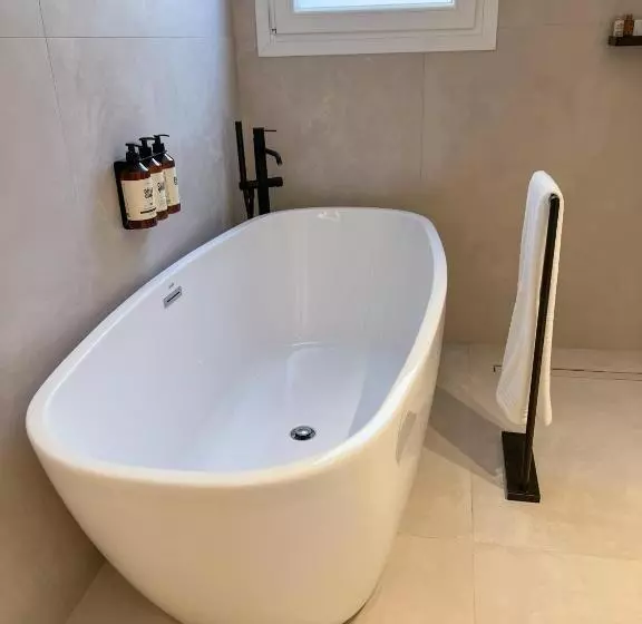 ویلای یک اتاق خوابه با استخر شنا, Portobello Boutique