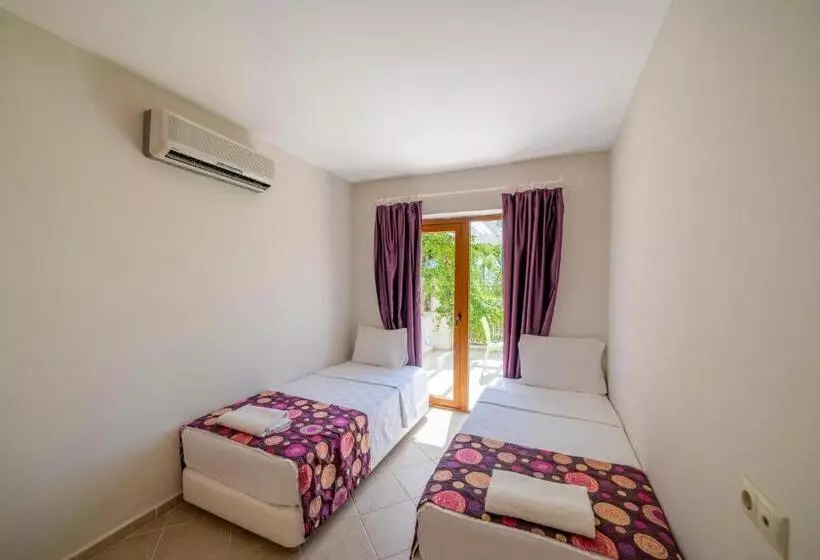 Standard Triple Room Sea View