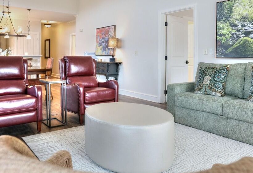 2 Bedrooms Apartment River View, Riverstone Condo Resort & Spa