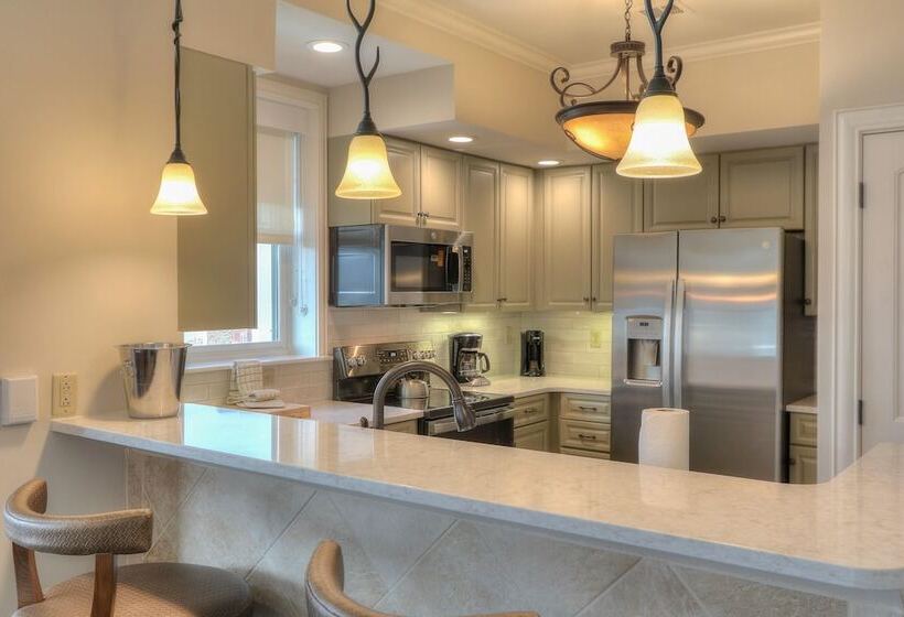 2 Bedrooms Apartment River View, Riverstone Condo Resort & Spa