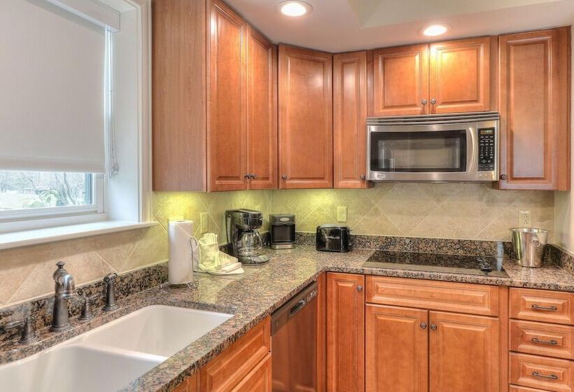 1 Bedroom Apartment River View, Riverstone Condo Resort & Spa