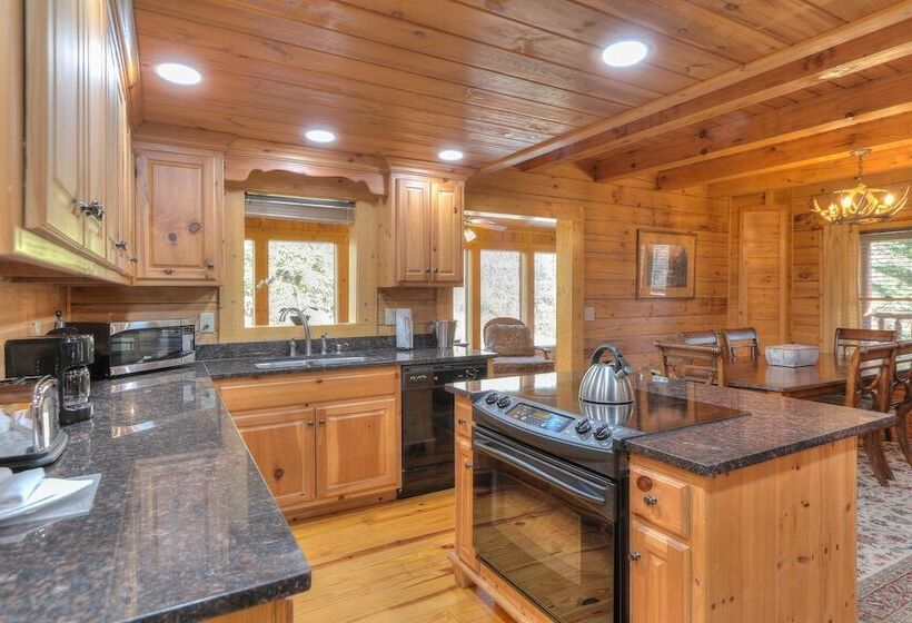 کابین, Riverstone Condo Resort & Spa