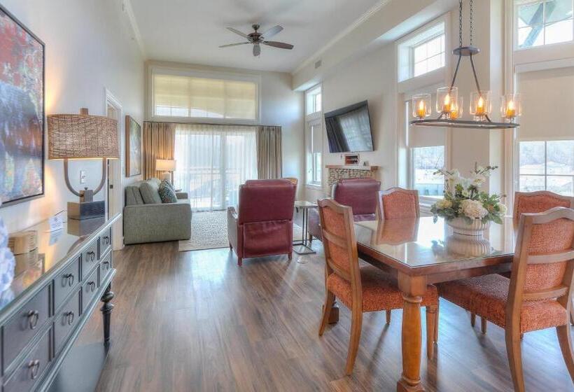 带两个卧室的顶楼公寓, Riverstone Condo Resort & Spa