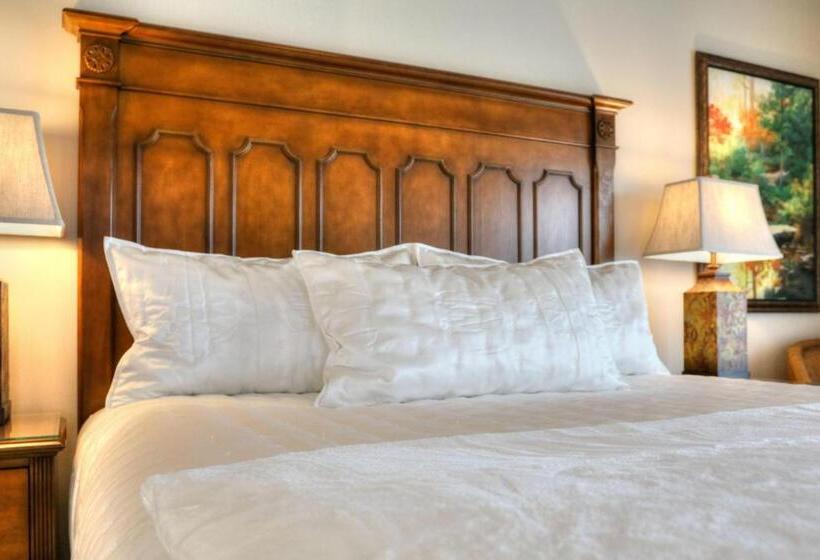 1 Bedroom Penthouse Apartment, Riverstone Condo Resort & Spa