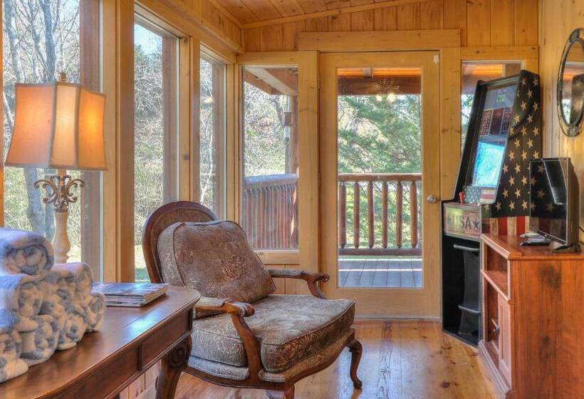 کابین, Riverstone Condo Resort & Spa