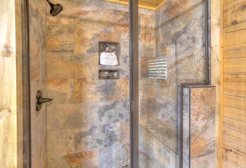 کابین, Riverstone Condo Resort & Spa