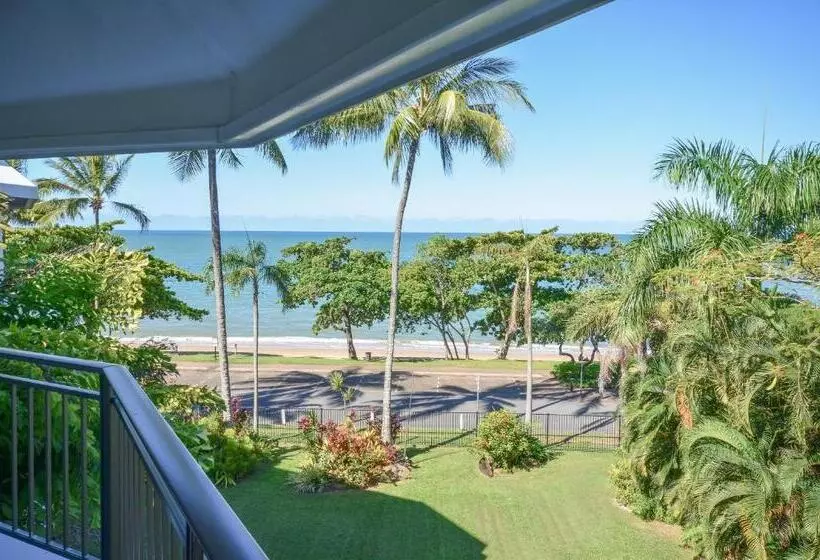 آپارتمان ممتاز دوخوابه رو به دریا, Roydon Beachfront Apartments