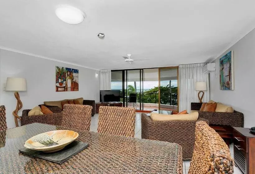 آپارتمان ممتاز سه‌خوابه رو به دریا, Roydon Beachfront Apartments