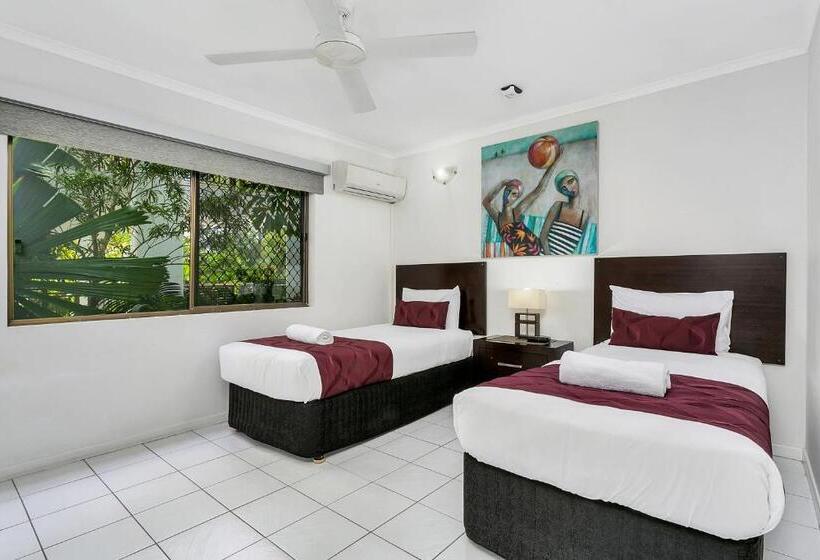 Апартаменты 2 Спальни, Roydon Beachfront Apartments