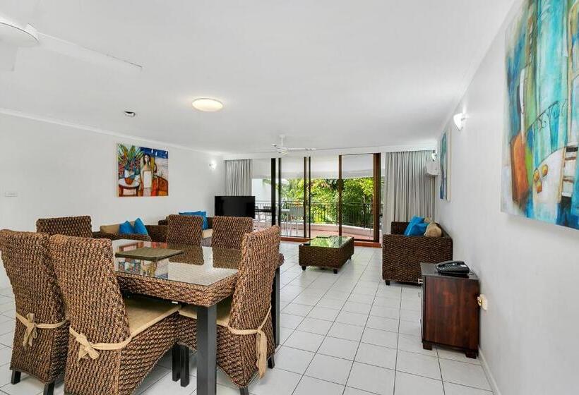 Апартаменты 2 Спальни, Roydon Beachfront Apartments