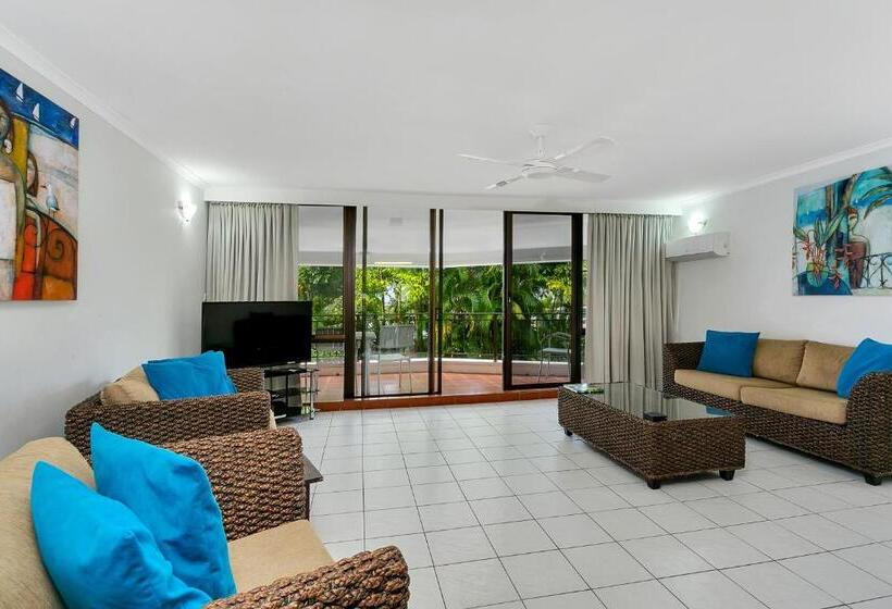 Апартаменты 2 Спальни, Roydon Beachfront Apartments