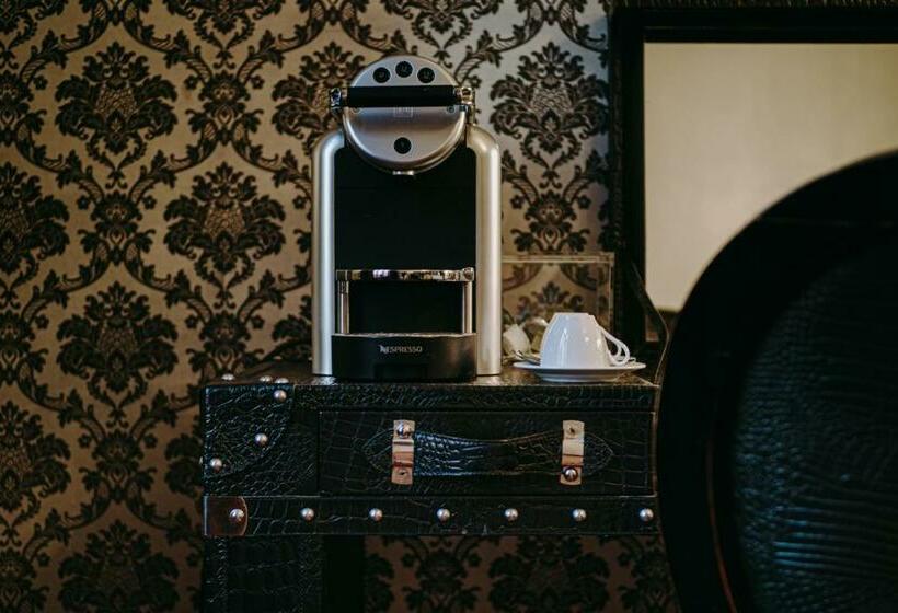 جناح, Soho Boutique