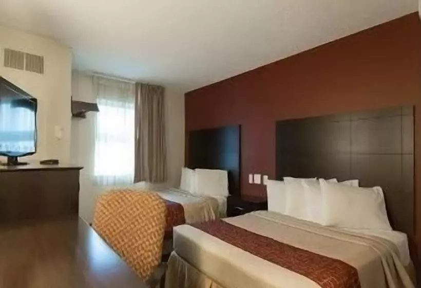 ２ダブルベッドのスタンダードルーム, Travelodge By Wyndham Romulus Detroit Airport