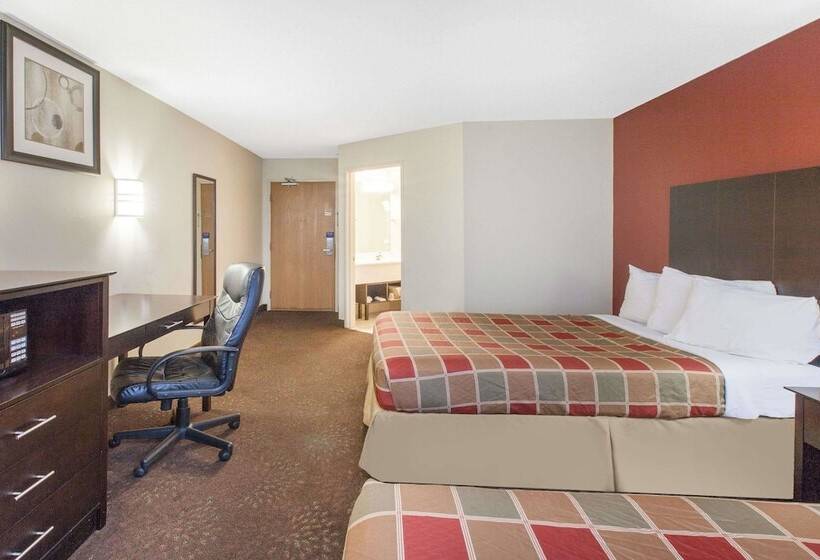 Номер Стандарт 2 Двуспальные Кровати, Travelodge By Wyndham Romulus Detroit Airport