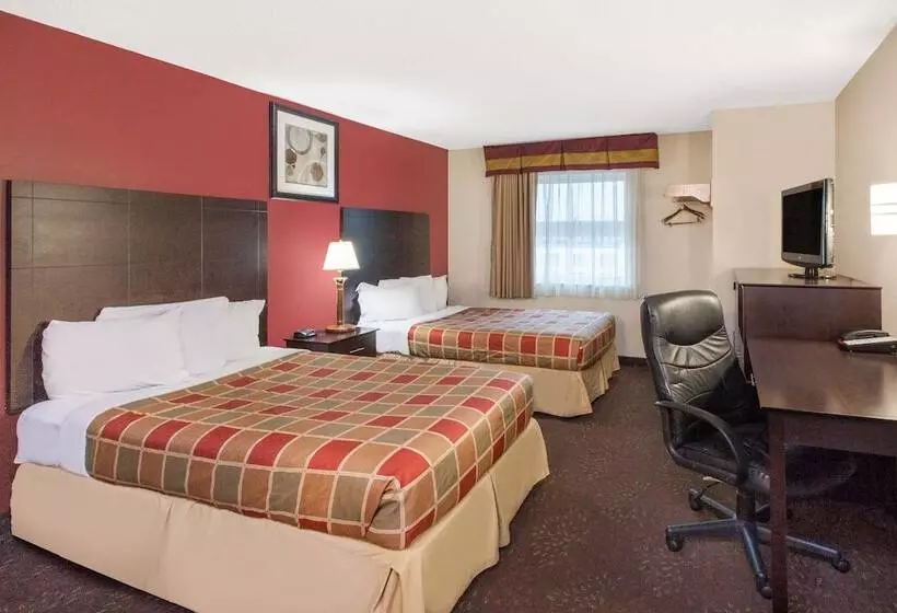 ２ダブルベッドのスタンダードルーム, Travelodge By Wyndham Romulus Detroit Airport