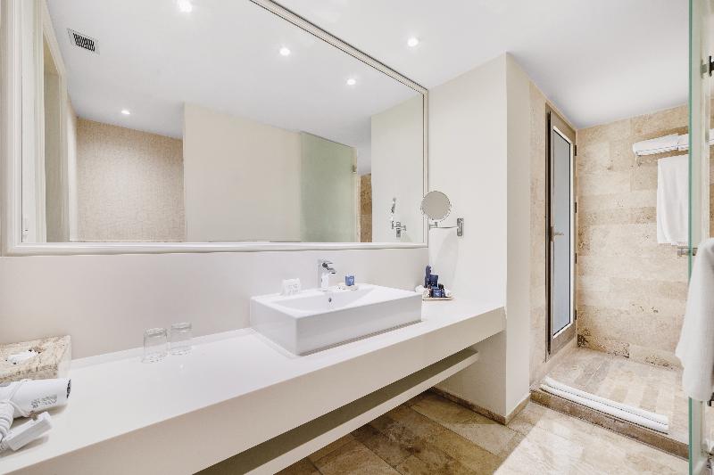 디럭스 스위트, Privilege Aluxes - Adults Only