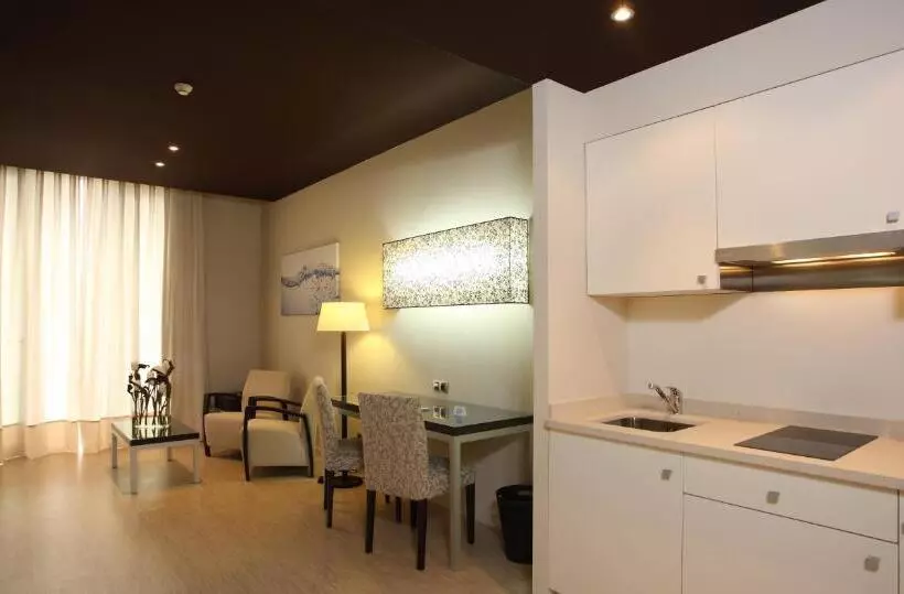 سوییت جونیور, Sercotel Boulevard Vitoriagasteiz