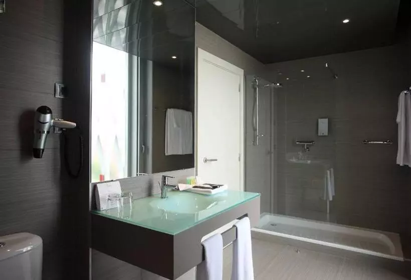 سوییت جونیور, Sercotel Boulevard Vitoriagasteiz