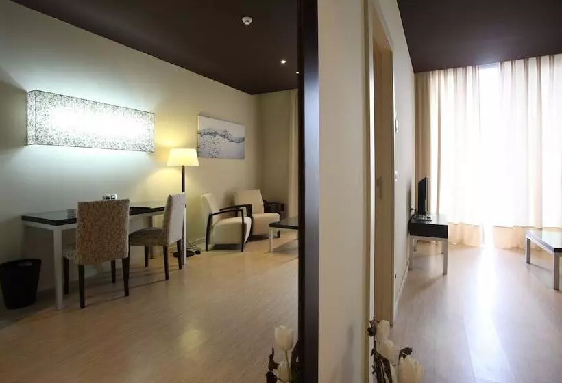 سوییت جونیور, Sercotel Boulevard Vitoriagasteiz