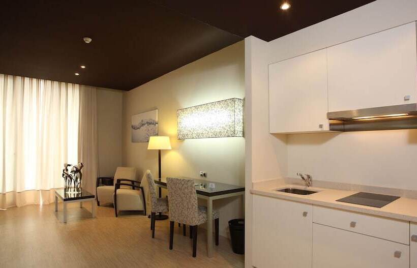 سوییت جونیور, Sercotel Boulevard Vitoriagasteiz