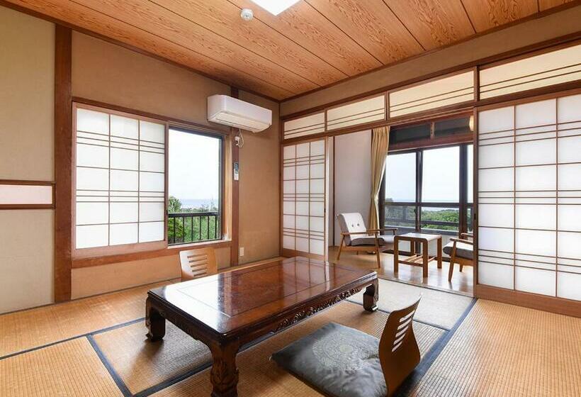 غرفة قياسية رباعية, Misaki Kanko