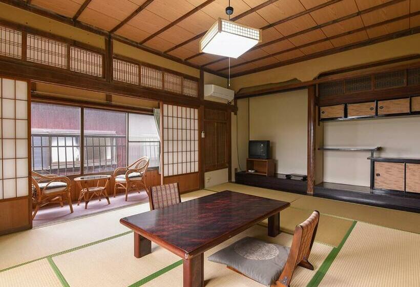 غرفة قياسية رباعية, Misaki Kanko