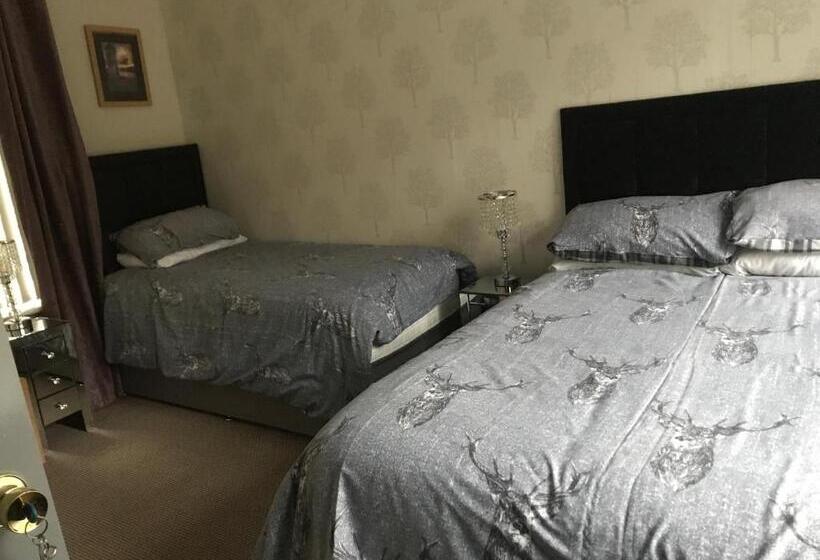 اتاق استاندارد سه نفره, Campfield House