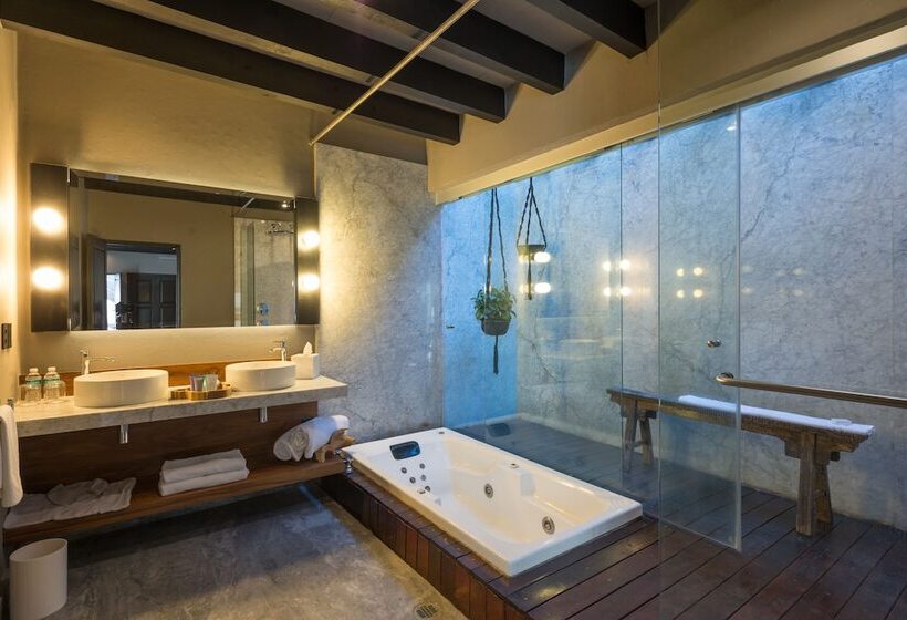 스위트, Dos Casas Hotel & Spa