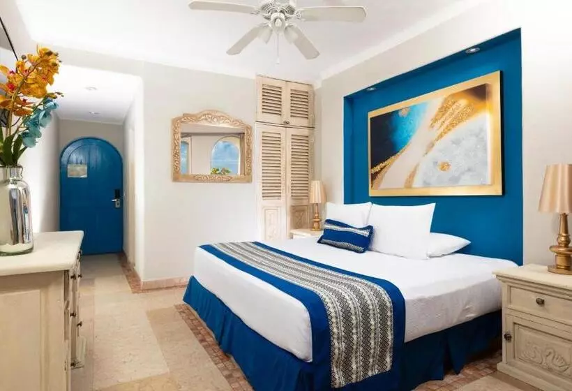اتاق لوکس با چشم‌انداز دریا, Blue Chairs Beachfront Resort Puerto Vallarta - Adults Only