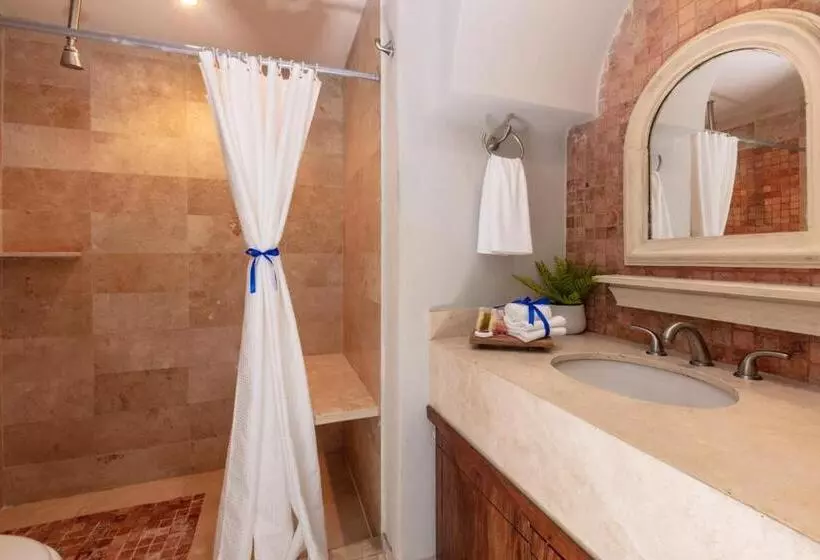 سوییت جونیور, Blue Chairs Beachfront Resort Puerto Vallarta - Adults Only