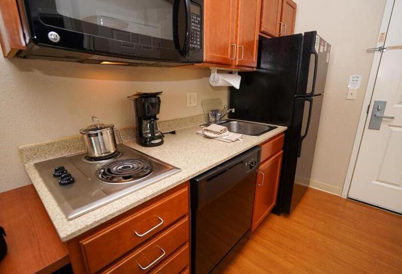 סוויטה מותאמת לאדם עם מוגבלויות, Candlewood Suites Boise   Towne Square, An Ihg