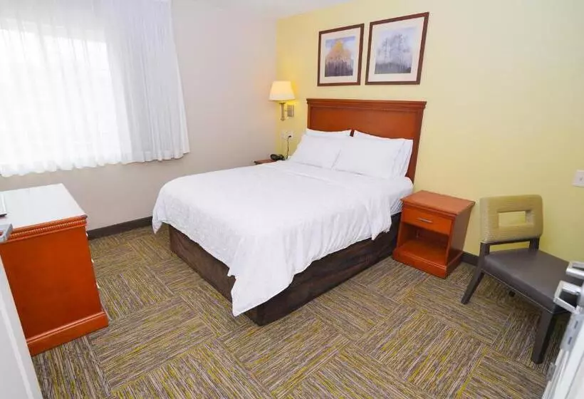 سوئیت برای معلولان, Candlewood Suites Boise   Towne Square, An Ihg