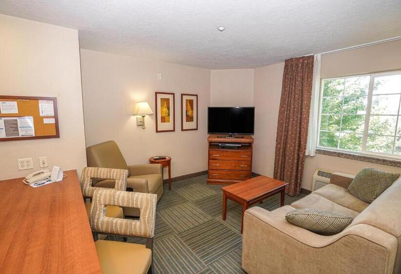 מיטת קינג בסוויטה, Candlewood Suites Boise   Towne Square, An Ihg