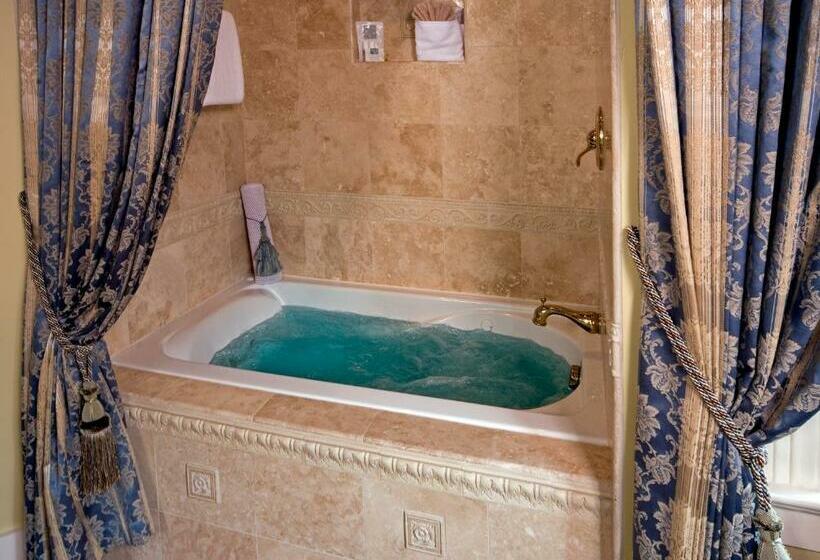 חדר דלוקס, Cedar House Inn