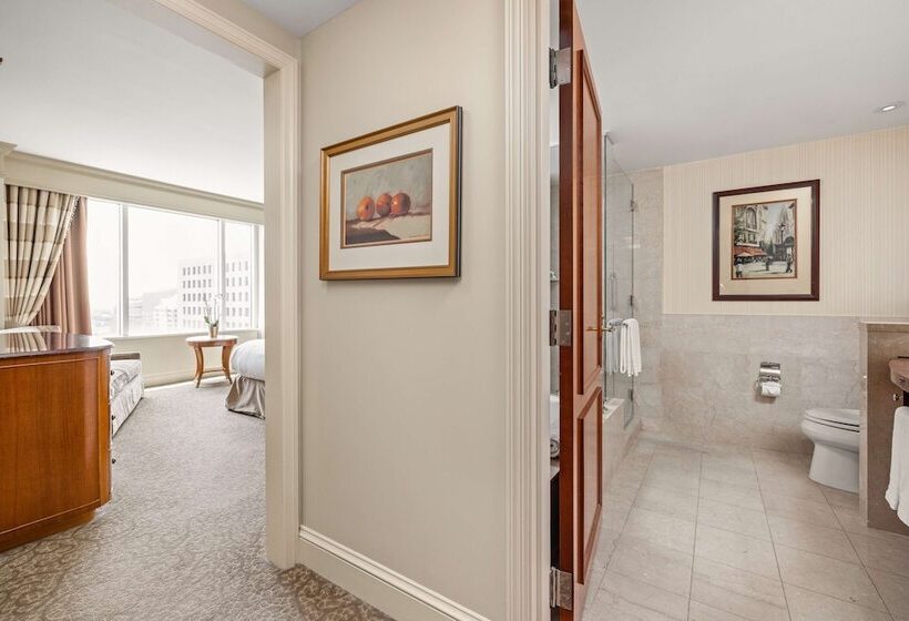 סוויטה, Conrad Indianapolis