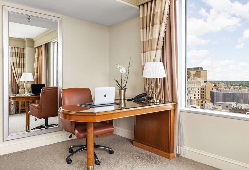 סוויטה, Conrad Indianapolis