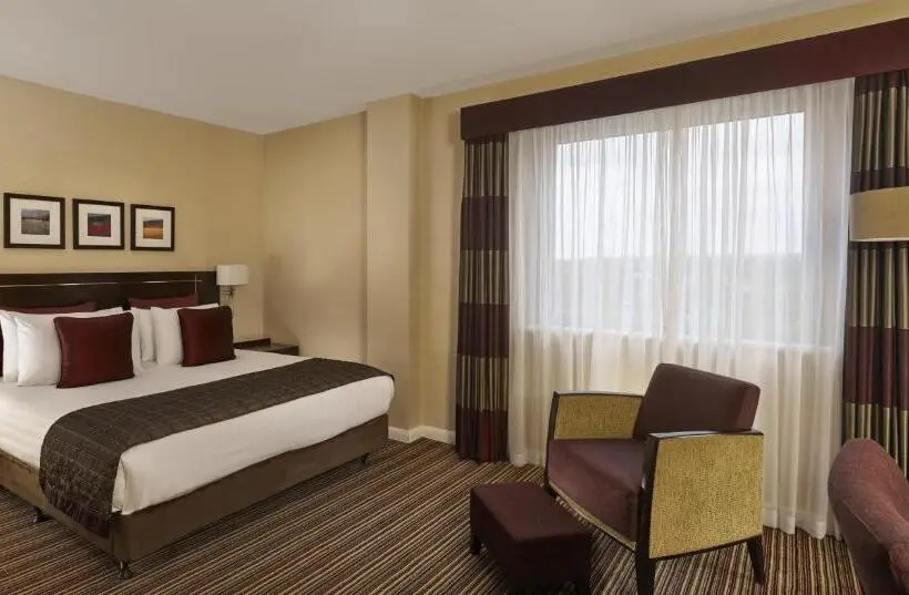スイート, Crowne Plaza London   Gatwick Airport, An Ihg
