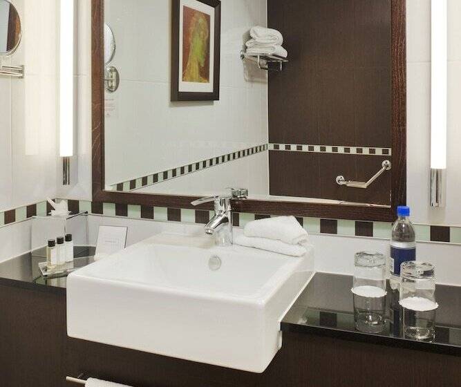 Номер Стандарт, Crowne Plaza London Gatwick Airport, An Ihg