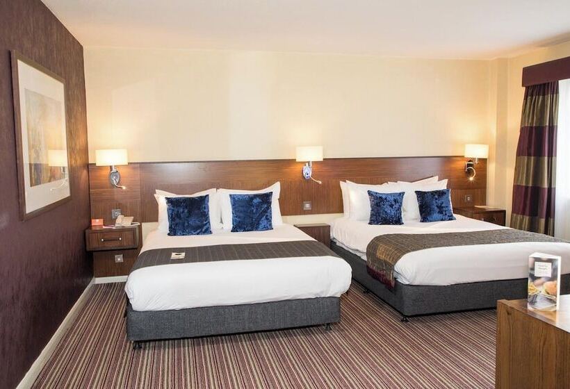 Номер Премиум, Crowne Plaza London Gatwick Airport, An Ihg