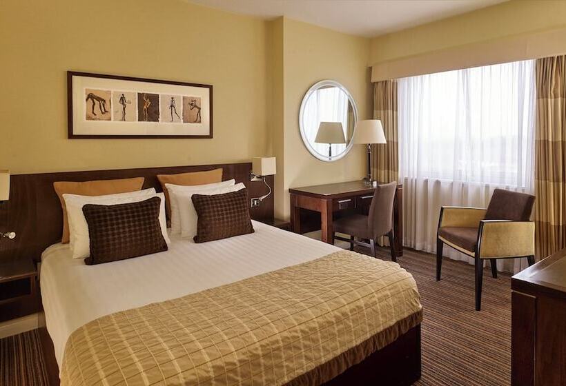 Номер Премиум, Crowne Plaza London Gatwick Airport, An Ihg