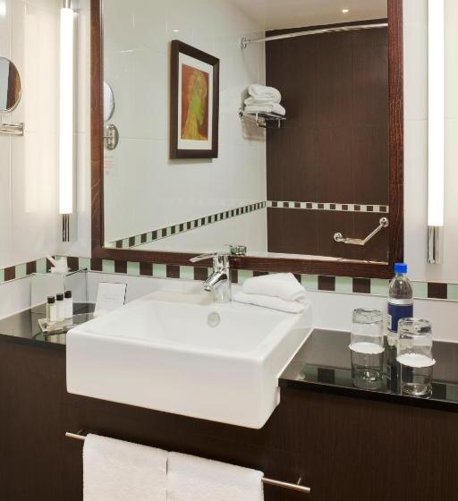 Номер Стандарт, Crowne Plaza London Gatwick Airport, An Ihg